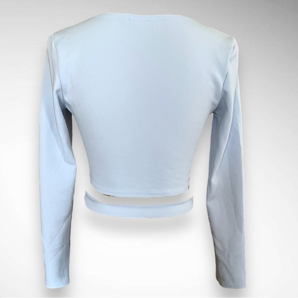 BOOHOO Light Blue Long Sleeve Cut Out Crop Top Size 8 | EUC‎ - Picture 2 of 8